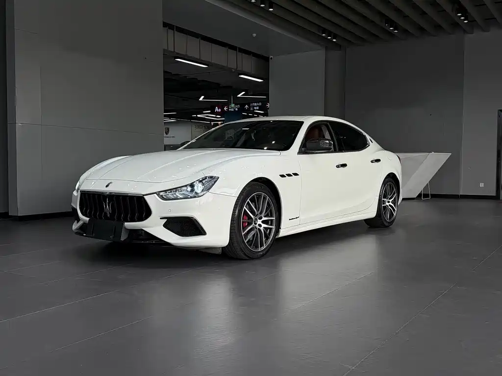 Maserati Ghibli 2021 — фото 1