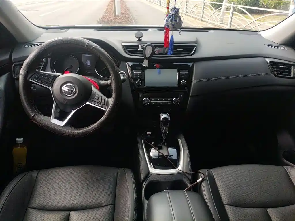Nissan X-Trail 2018 — фото 13