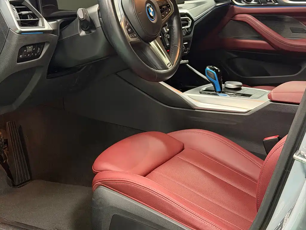 BMW i4 2022 — фото 10