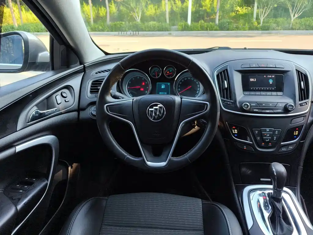 Buick Regal 2015 — фото 11
