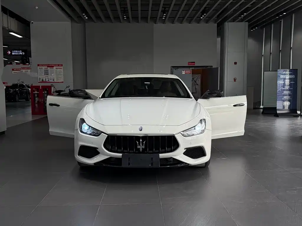 Maserati Ghibli 2021 — фото 4