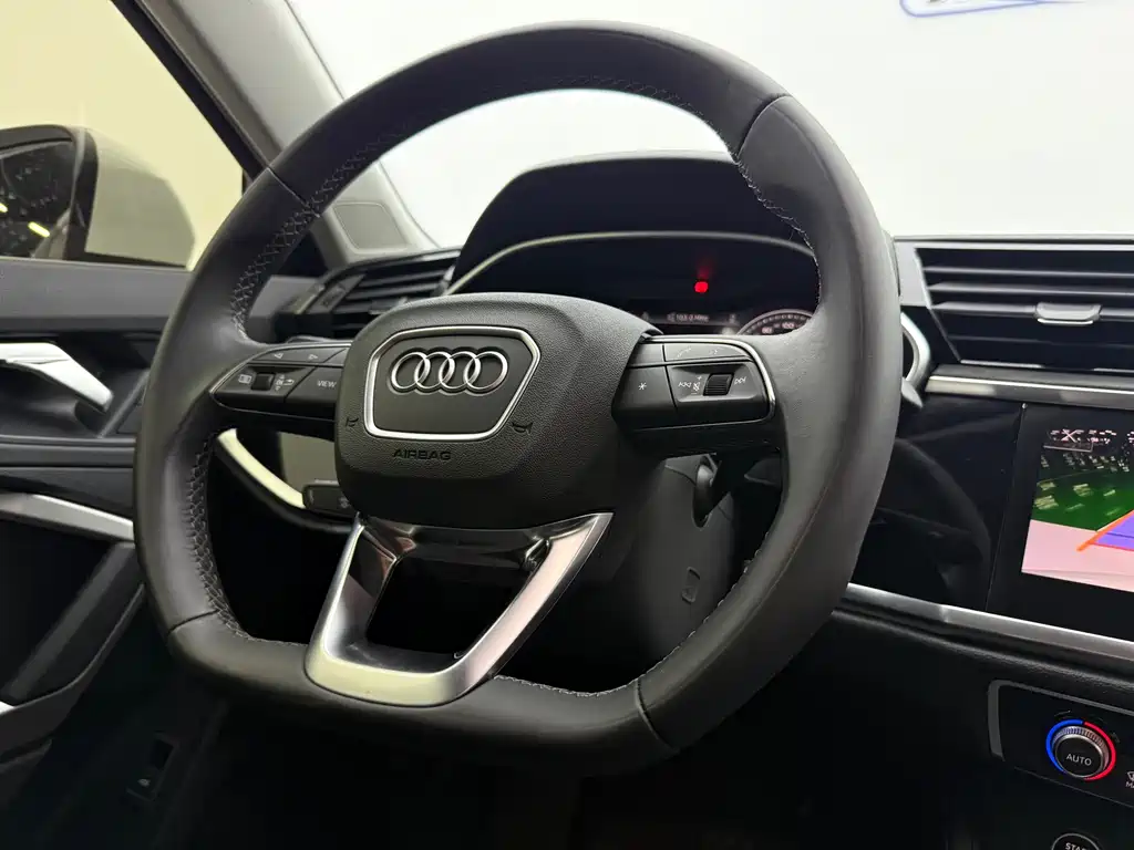 Audi Q3 2023 — фото 16