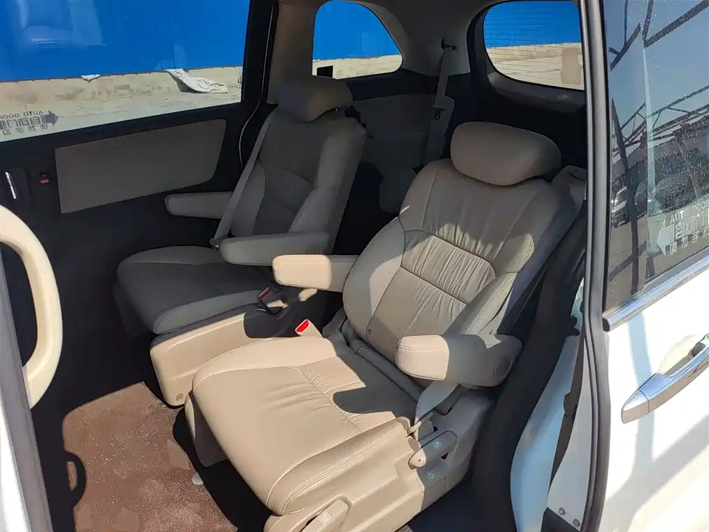 Honda Odyssey 2018 — фото 17