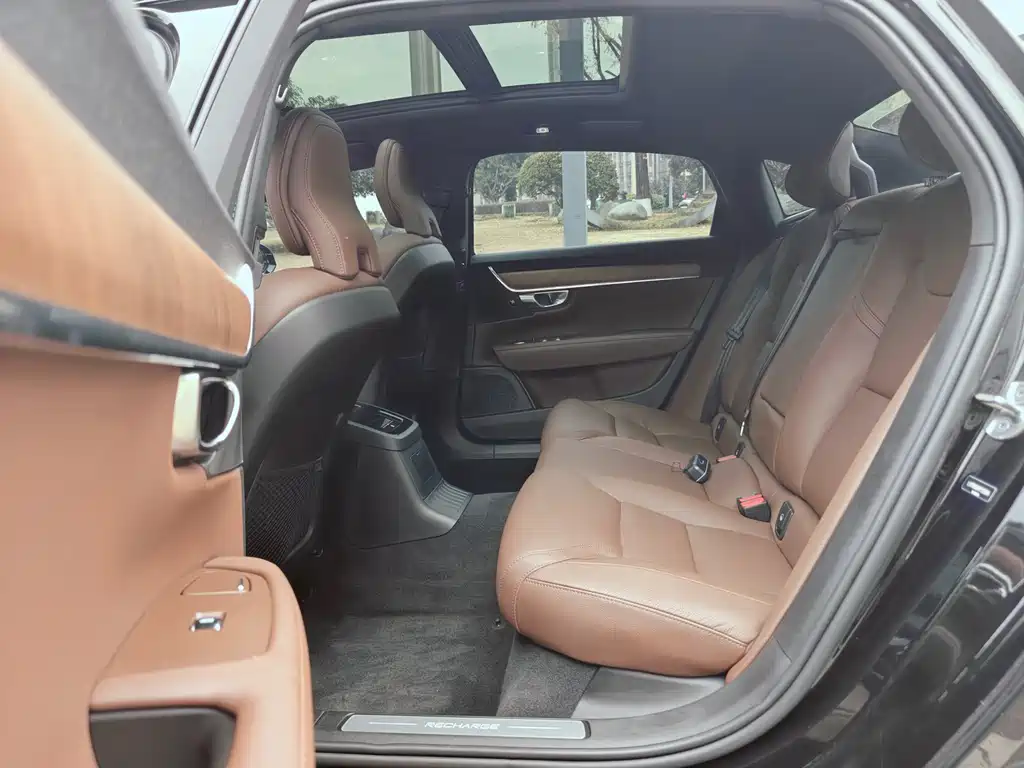 Volvo S90 PHEV 2023 — фото 16