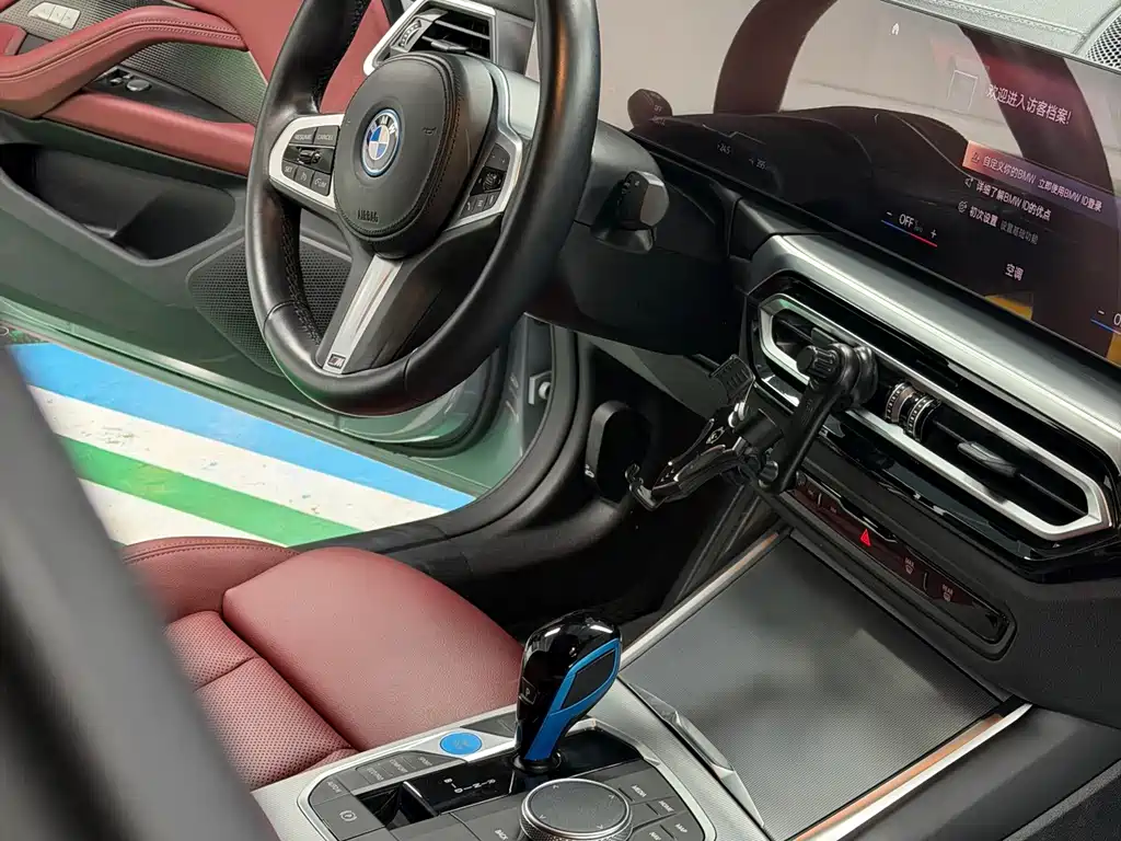 BMW i4 2022 — фото 17
