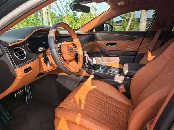 Bentley Flying Spur 2024