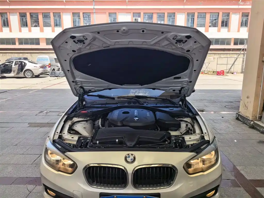 BMW 1 Series 2018 — фото 20
