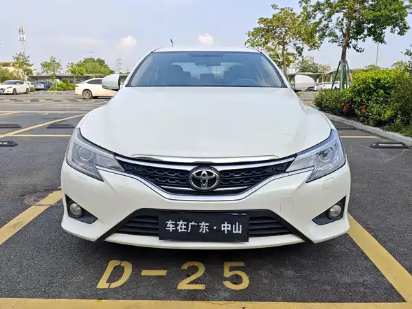 Toyota Reiz 2013
