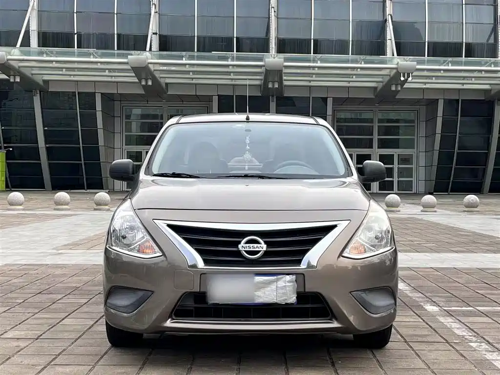 Nissan Sunny 2015 — фото 8