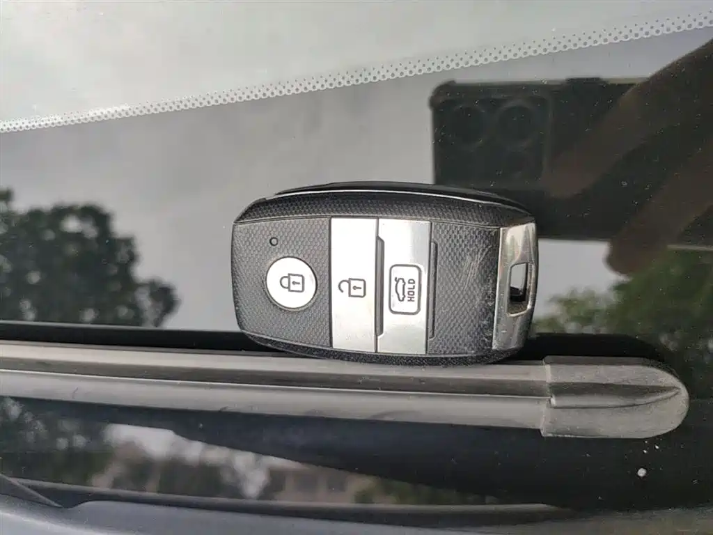 Kia KX Cross 2018 — фото 9