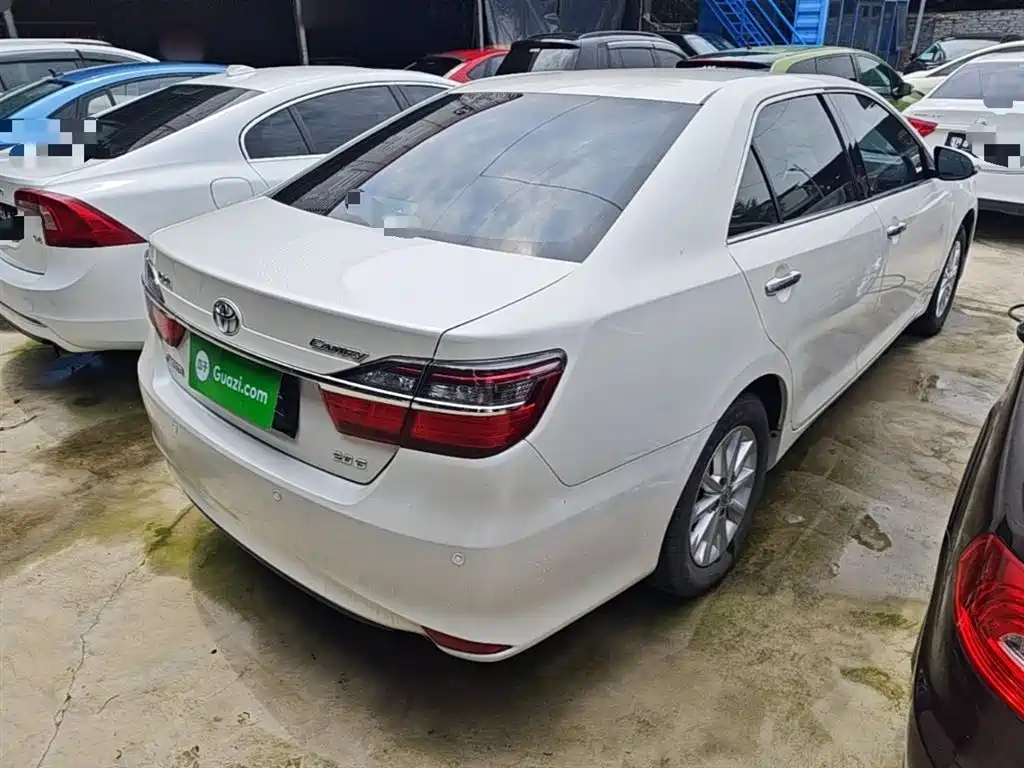 Toyota Camry 2017 — фото 7