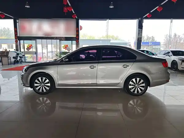 Volkswagen Sagitar 2018