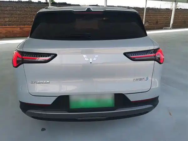 Wuling Starlight S 2024