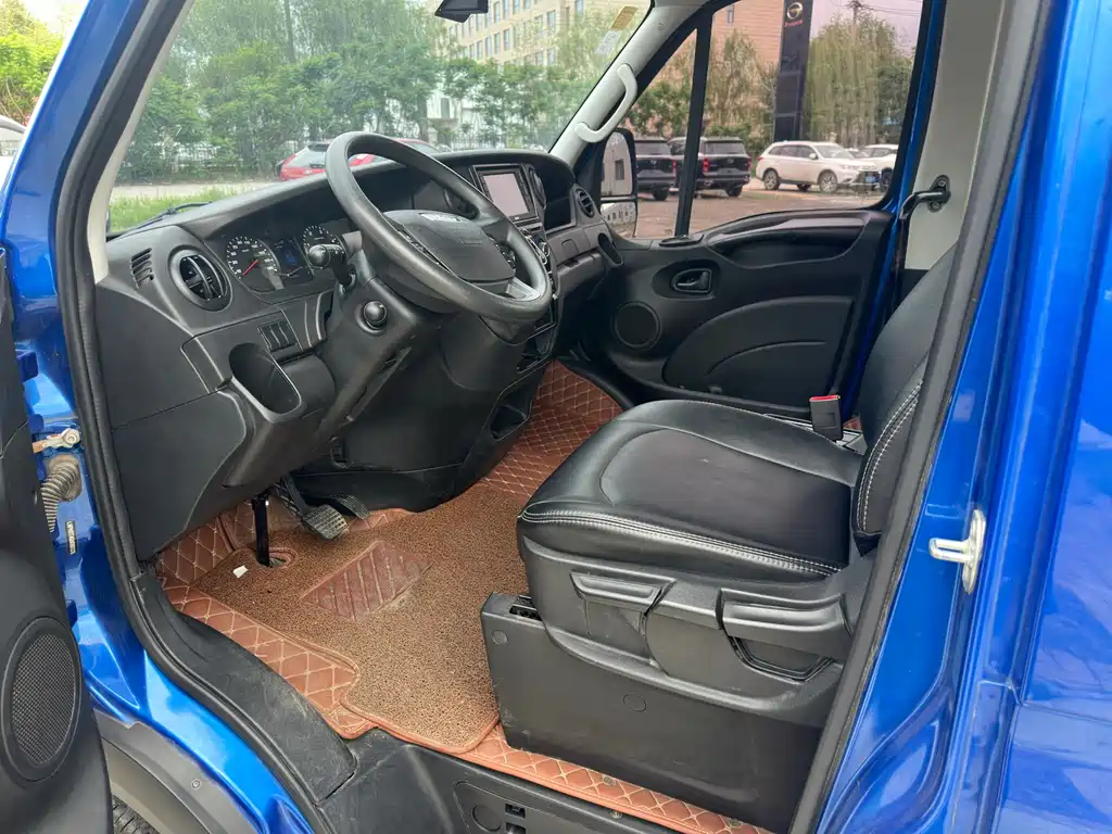 IVECO Ousheng 2019 — фото 21