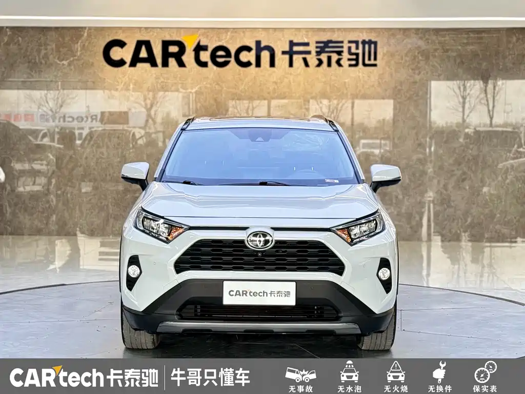 Toyota RAV4 2021 — фото 2