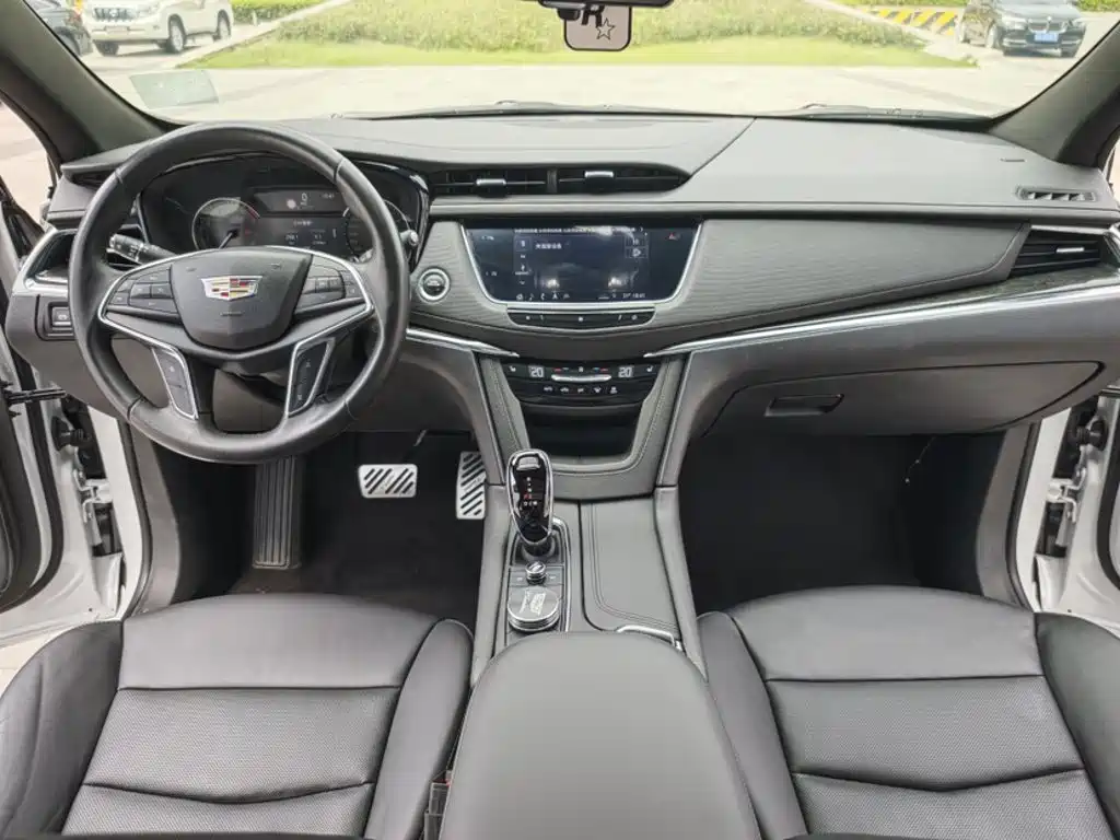 Cadillac XT5 2019 — фото 16
