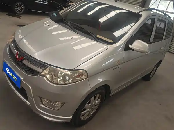 Wuling Hongguang 2018