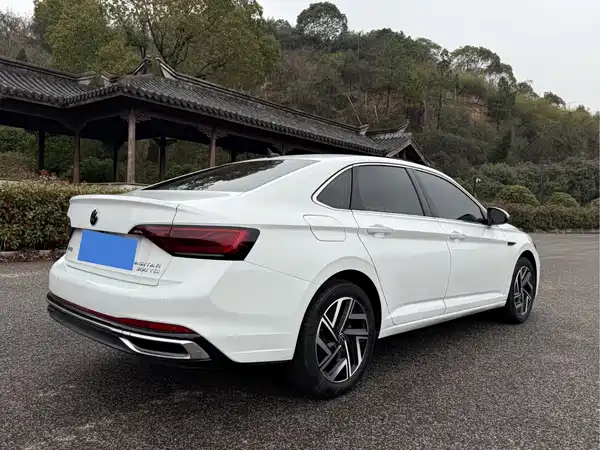 Volkswagen Sagitar 2023
