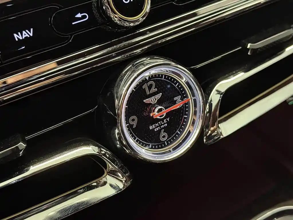 Bentley Flying Spur 2022 — фото 11