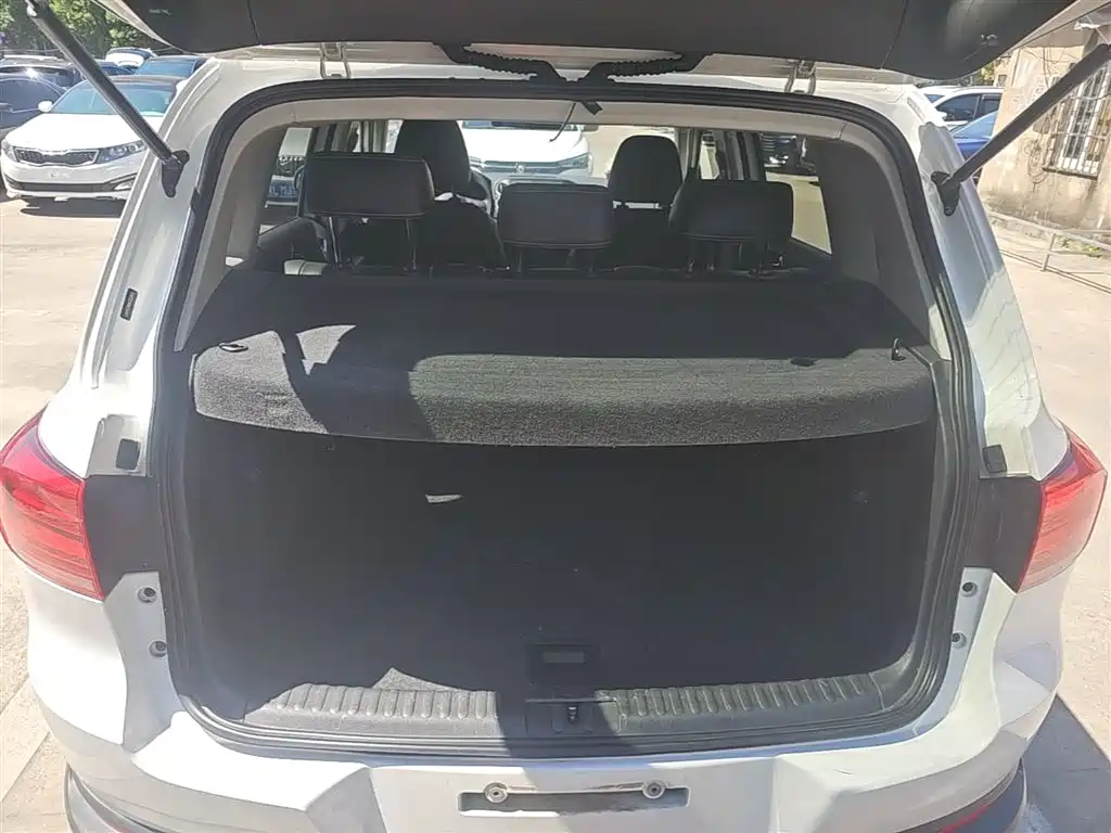 Volkswagen Tiguan 2019 — фото 19