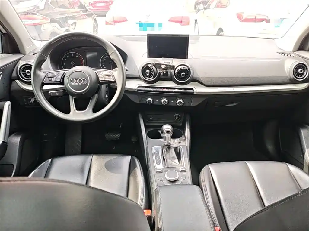 Audi Q2L 2021 — фото 10
