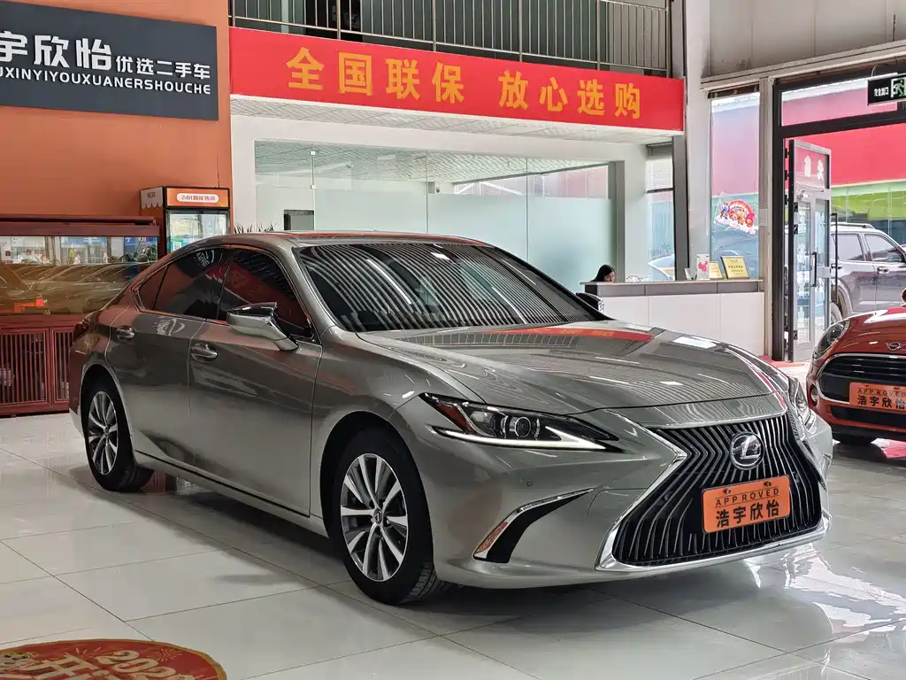 Lexus ES 2019 — фото 3