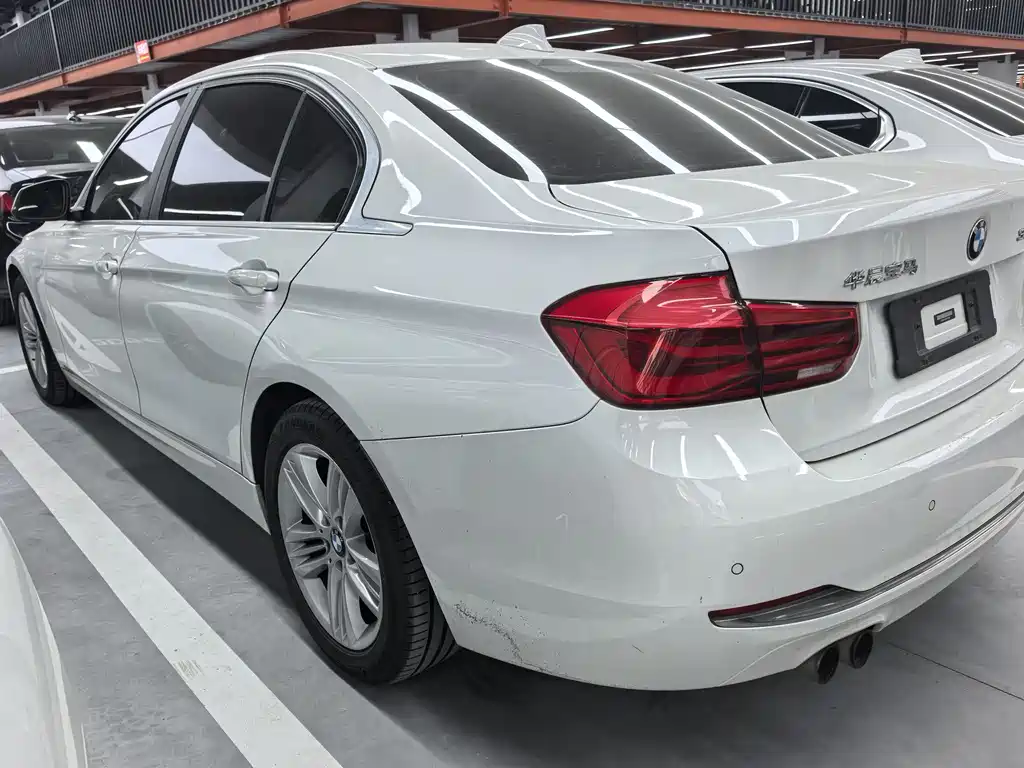 BMW 3 Series 2017 — фото 15