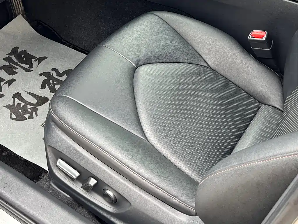 Toyota Camry 2020 — фото 4