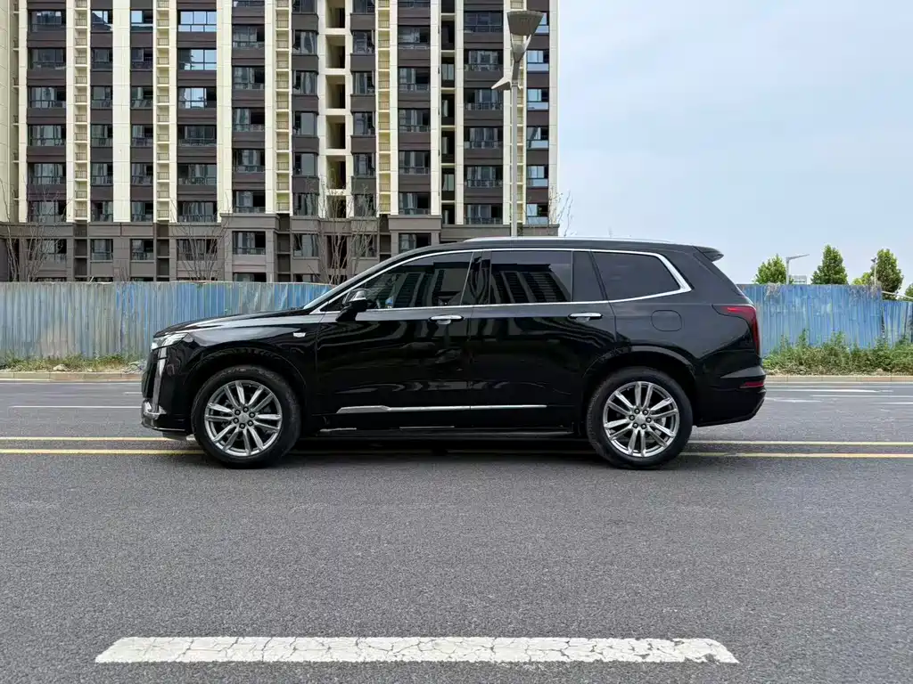 Cadillac XT6 2022 — фото 4