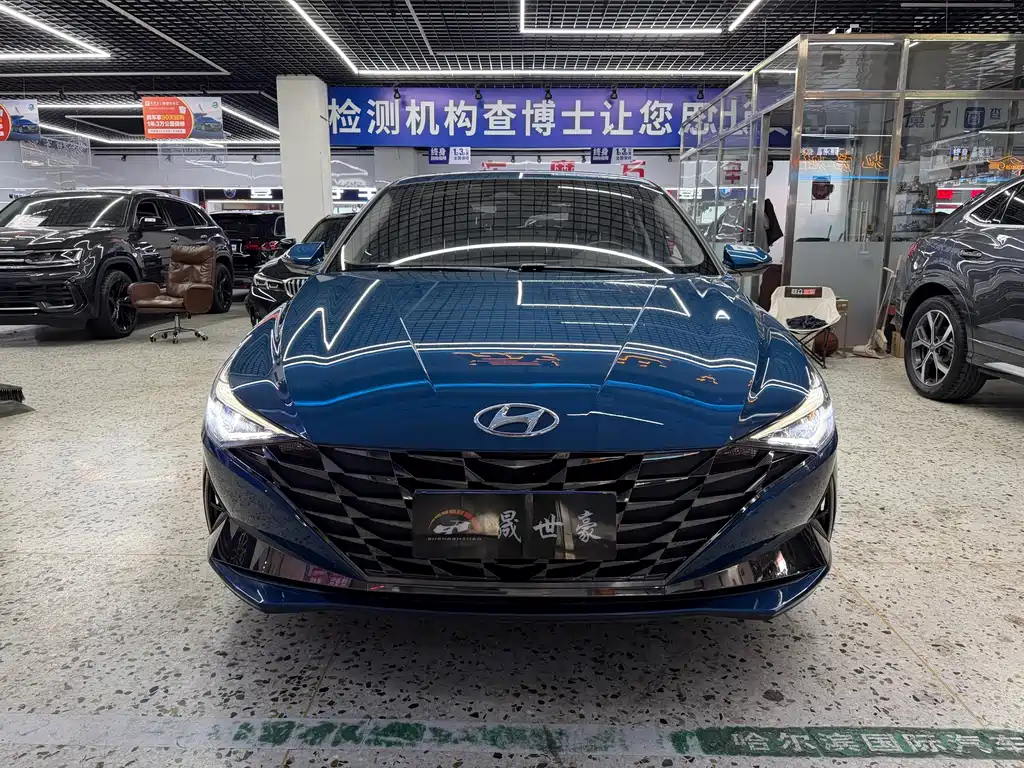 Hyundai Elantra 2023 — фото 2