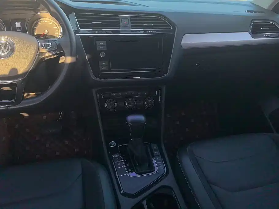 Volkswagen Tiguan L 2019 — фото 16