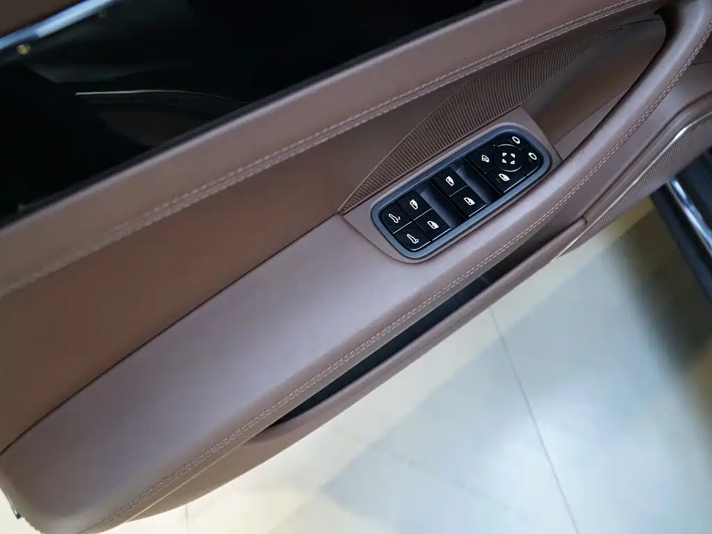 Porsche Panamera 2021 — фото 13