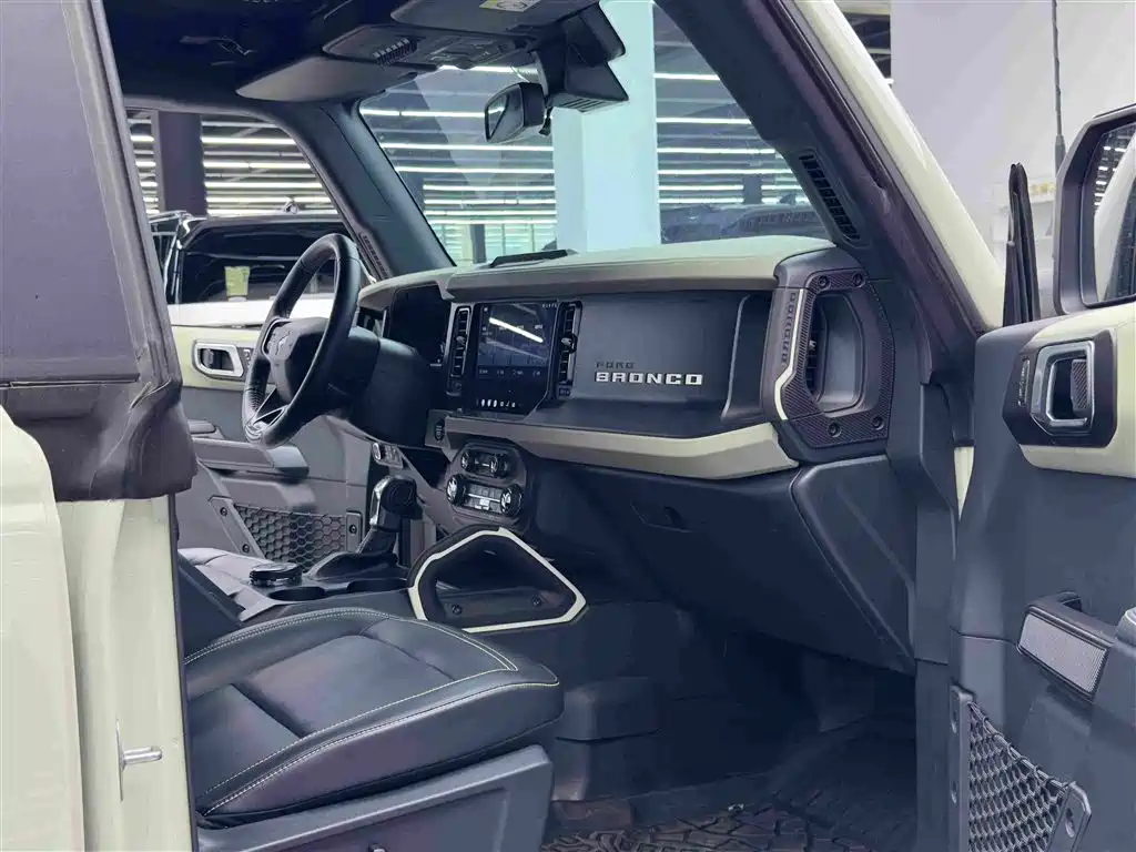 Ford Bronco 2024 — фото 10