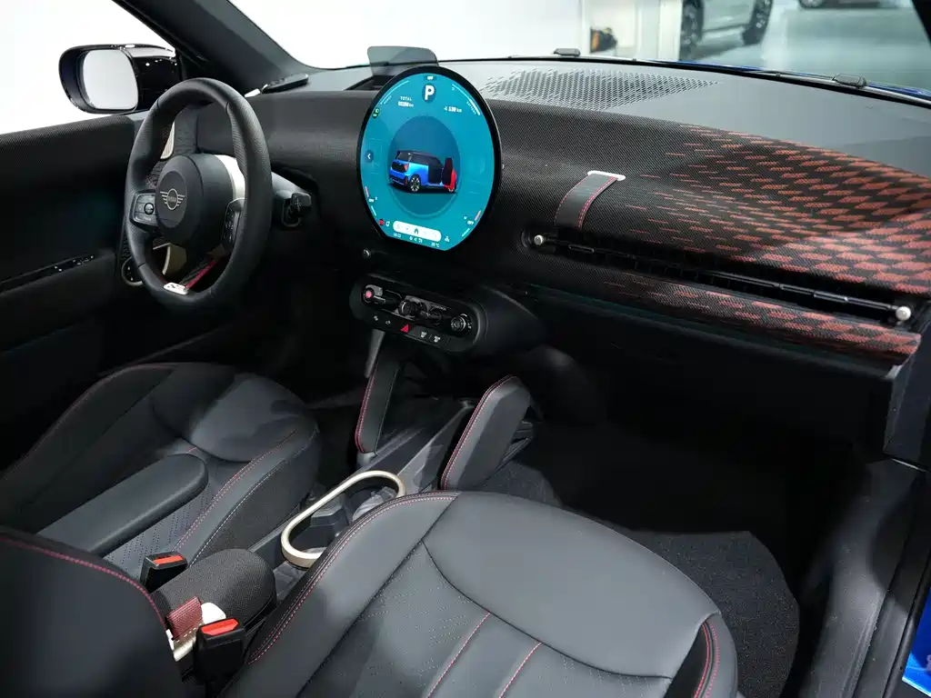 MINI JCW EV 2025 — фото 15