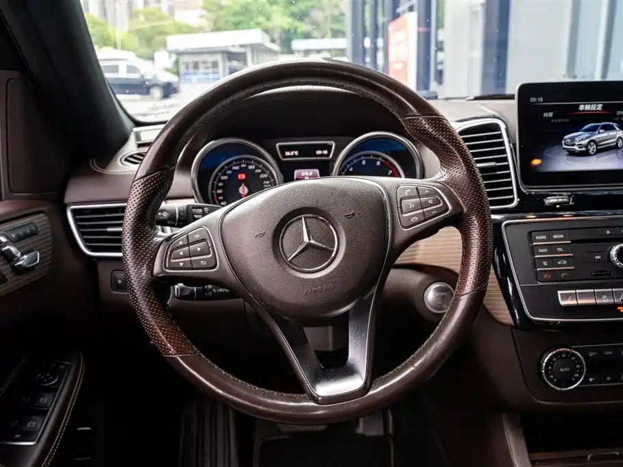 Mercedes-Benz GLE 2018 — фото 11