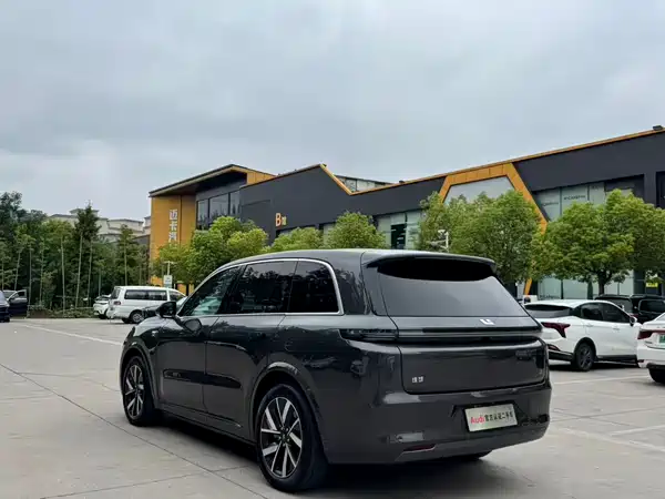 Li Auto L8 2024