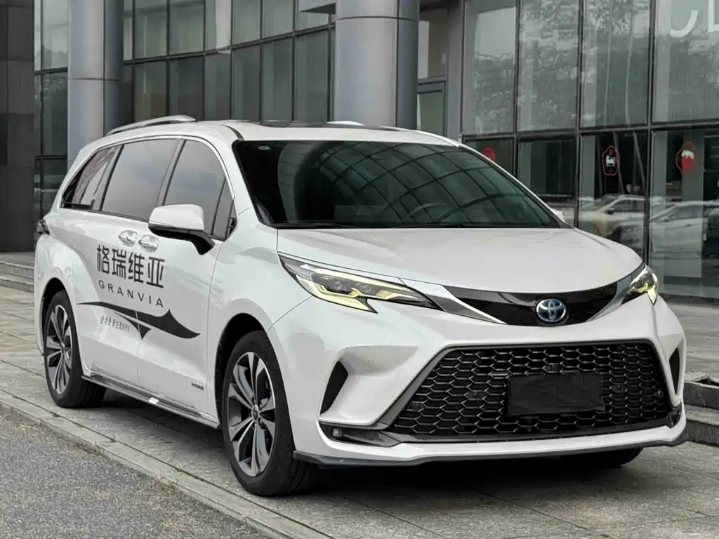 Toyota Granvia 2023 — фото 2