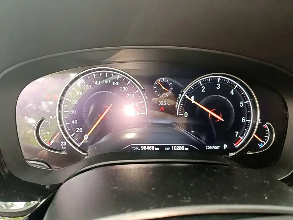 BMW 5 Series 2018 — фото 12
