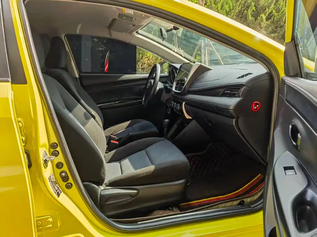 Toyota Yaris L 2019 — фото 9