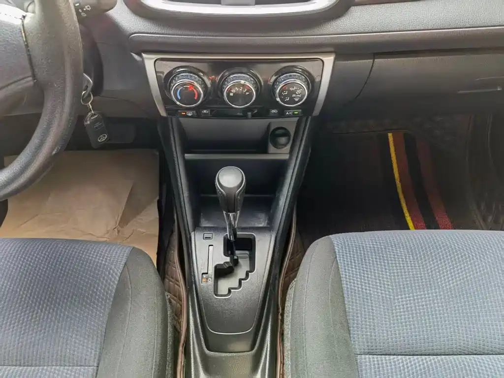 Toyota Yaris L 2019 — фото 11