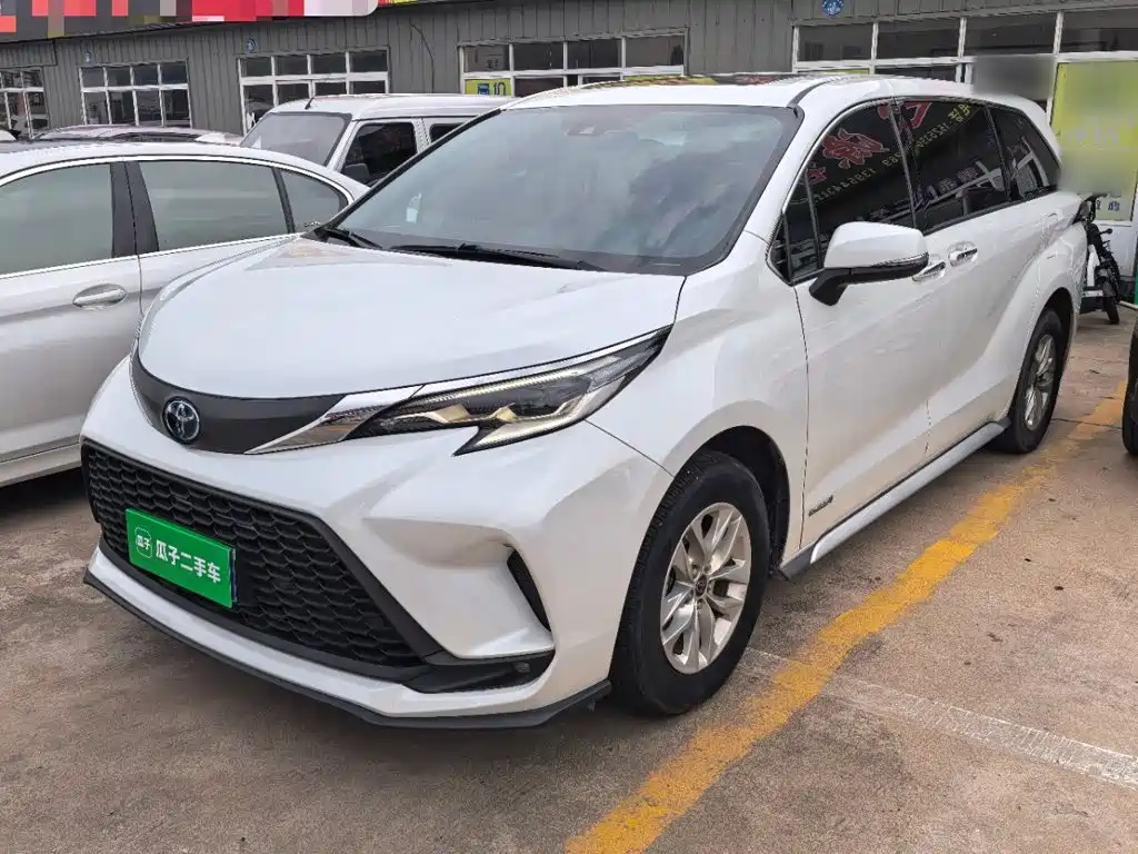 Toyota Granvia 2024 — фото 2