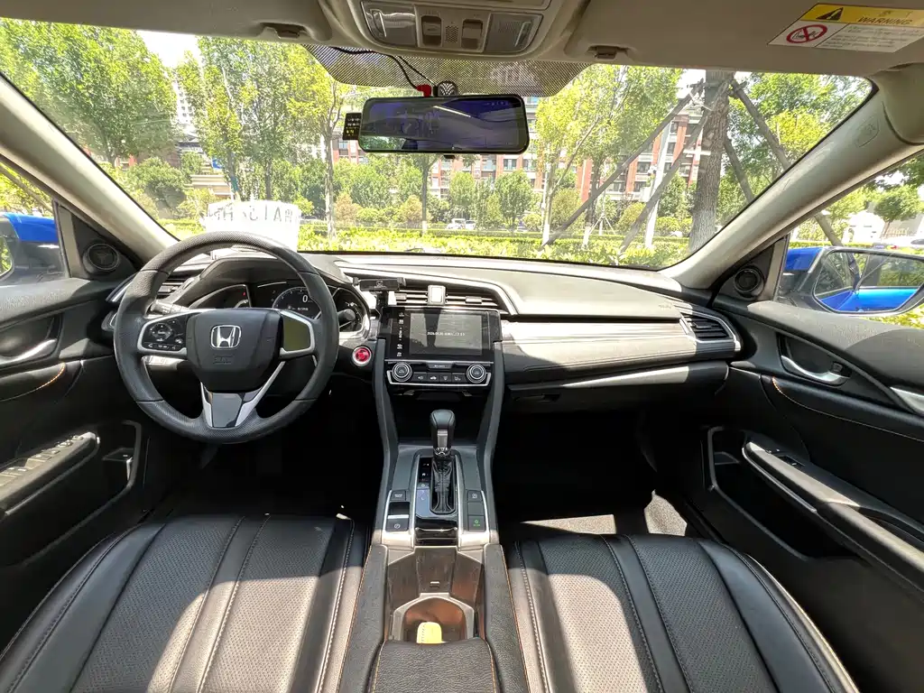 Honda Civic 2020 — фото 11