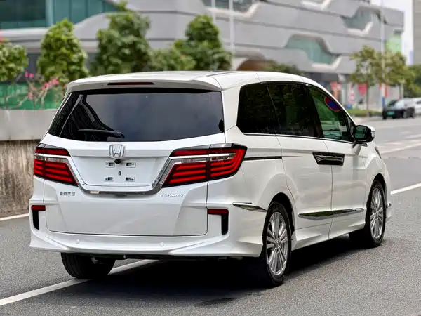 Honda Elysion 2016
