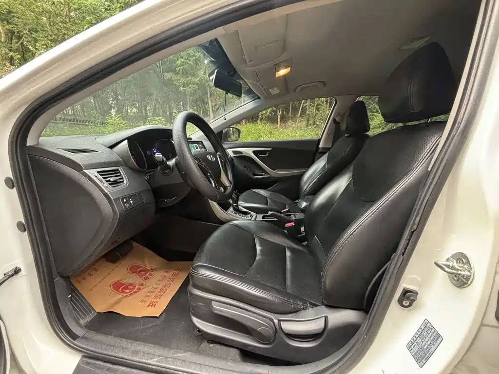 Hyundai Elantra Langdong 2013
