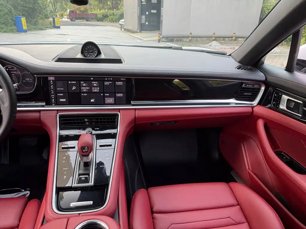 Porsche Panamera 2019 — фото 14