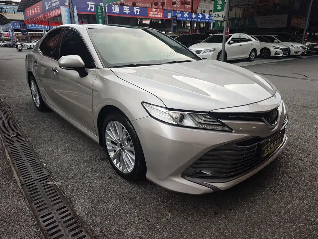Toyota Camry 2020 — фото 3