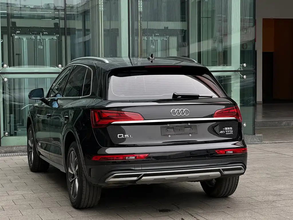 Audi Q5L 2023 — фото 15