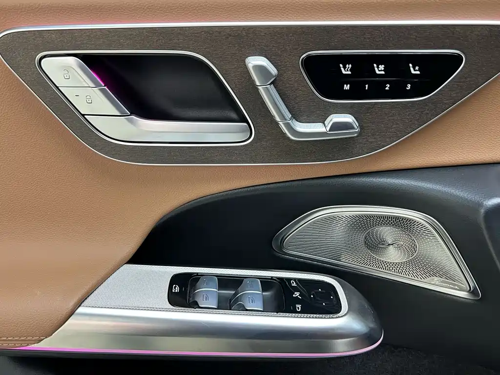 Mercedes-Benz E-Class 2024 — фото 19