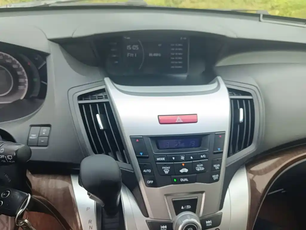Honda Odyssey 2015 — фото 13