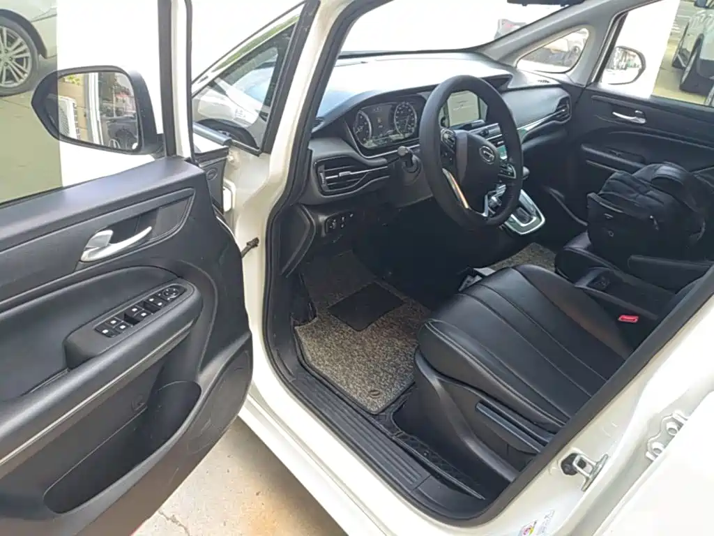 GAC Motor Trumpchi M6 2020 — фото 16